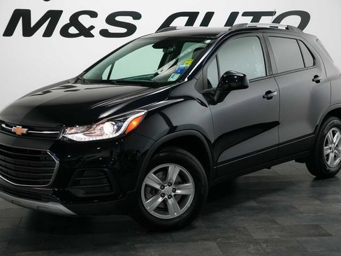 Used 2022 Chevrolet Trax LT w/ Driver Confidence Package AWD/4WD image 2