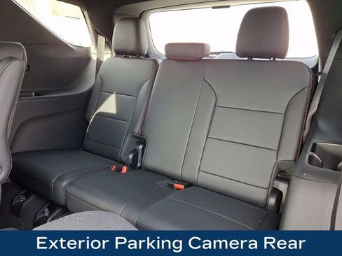 Used 2025 Chevrolet Traverse RS image 15