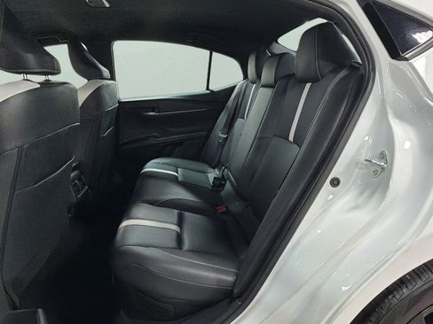 Used 2025 Toyota Camry SE FWD image 32