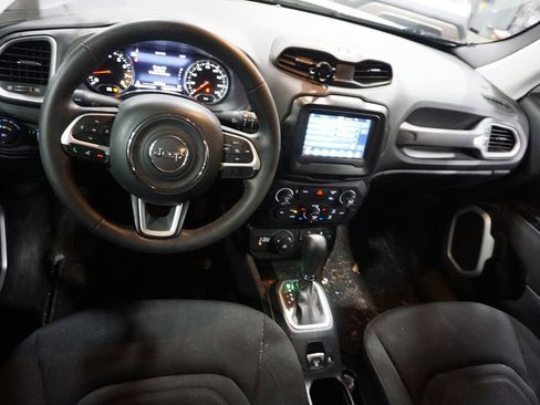 Used 2021 Jeep Renegade Latitude image 6