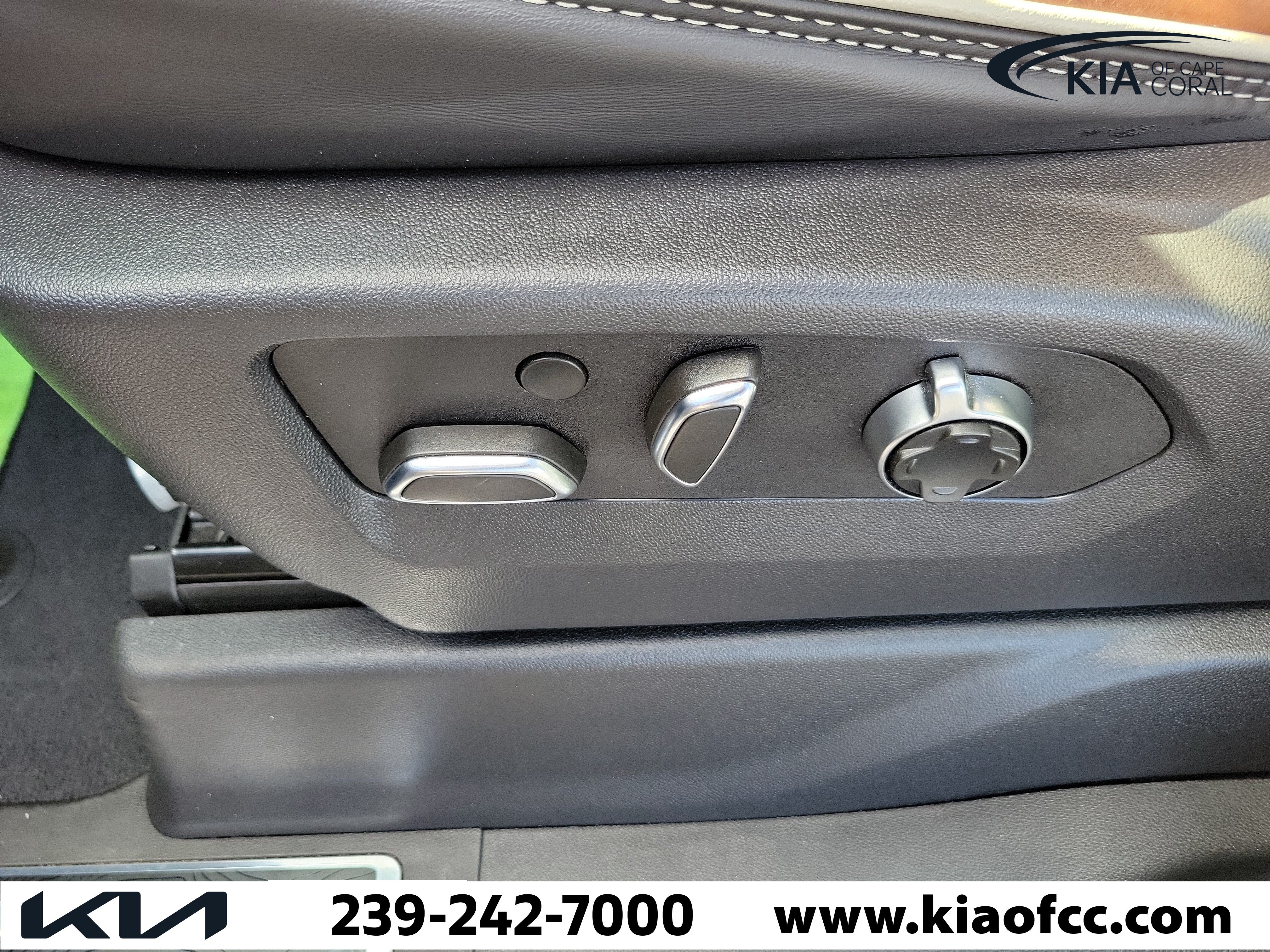 Used 2023 GMC Sierra 1500 Denali Ultimate AWD/4WD image 21