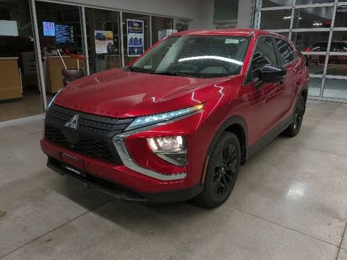 Used 2022 Mitsubishi Eclipse Cross LE AWD/4WD image 2