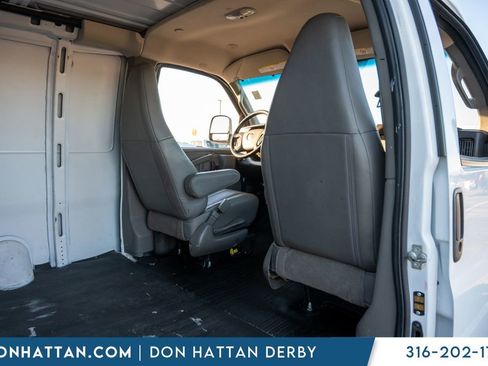 Used 2023 GMC Savana 2500 w/ Driver Convenience Package image 19