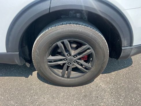 Used 2021 Ford Explorer XLT w/ Equipment Group 202A AWD/4WD image 7