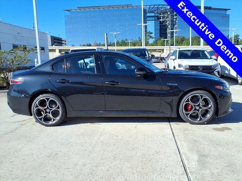 New 2025 Alfa Romeo Giulia Veloce w/ Veloce Package Rwd image 5