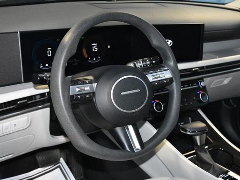 Used 2025 Hyundai Tucson SEL image 2