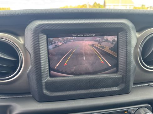 Certified 2021 Jeep Wrangler Sport S image 20