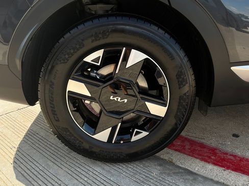 Used 2026 Kia Sportage LX FWD image 9