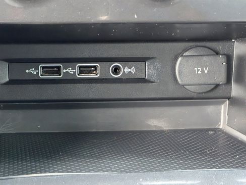 Used 2019 Volkswagen Tiguan SE image 29