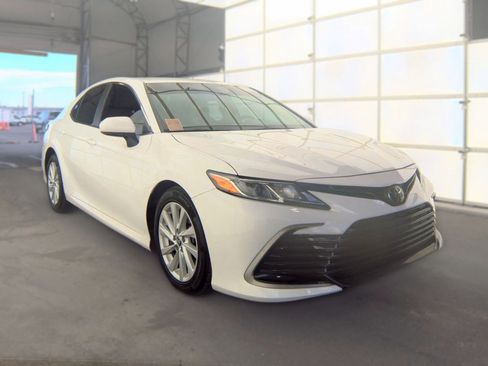 Used 2023 Toyota Camry LE FWD image 4