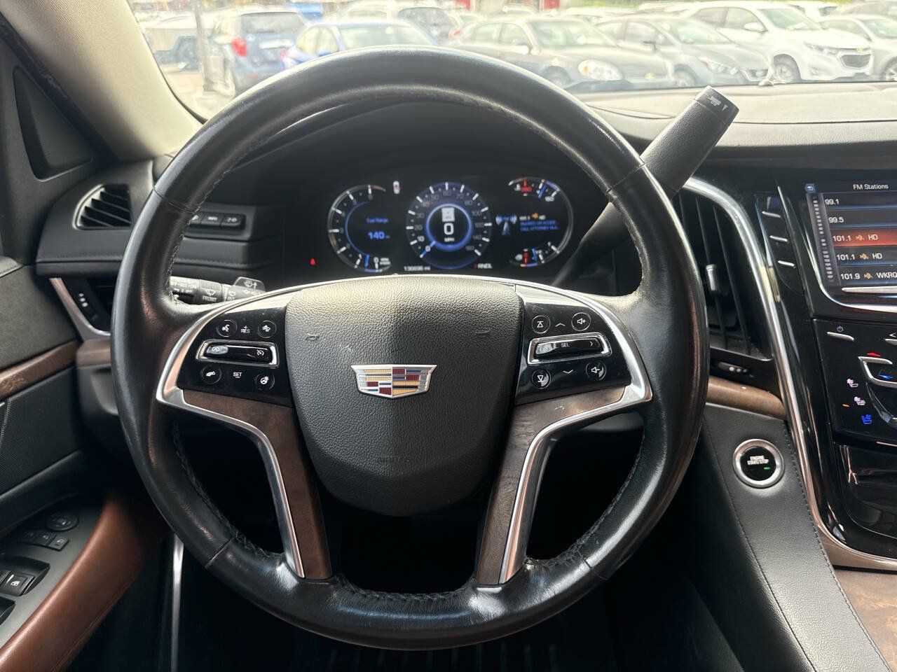 Used 2017 Cadillac Escalade ESV Luxury RWD image 28