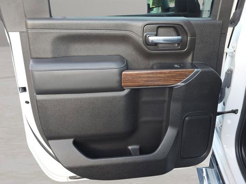 Used 2023 Chevrolet Silverado 2500 High Country w/ Z71 Off-Road Package image 21