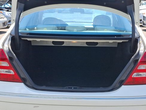 Used 2007 Mercedes-Benz C 230 Sedan image 28