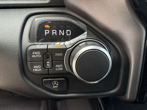 New 2026 RAM 1500 4x4 Crew Cab image 17