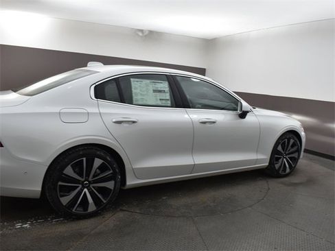 Used 2023 Volvo S60 B5 Ultimate w/ Climate Package image 10