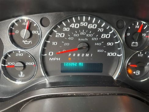 Used 2017 Chevrolet Express 2500 image 7