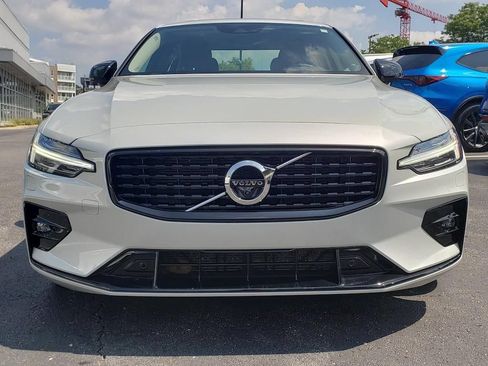 Used 2022 Volvo S60 B5 Momentum w/ Advanced Package AWD/4WD image 2