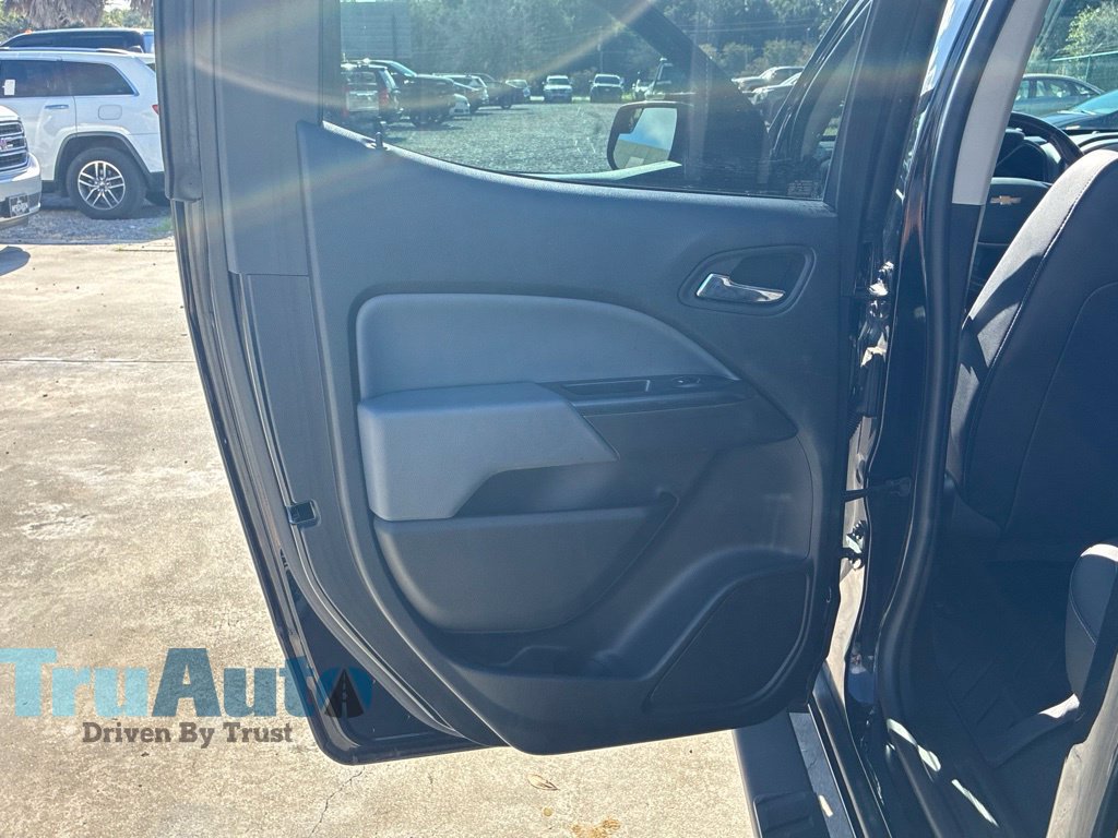 Used 2021 Chevrolet Colorado Z71 w/ Z71 Midnight Edition AWD/4WD image 37
