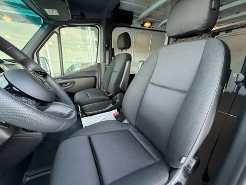 New 2025 Mercedes-Benz Sprinter 2500 image 12