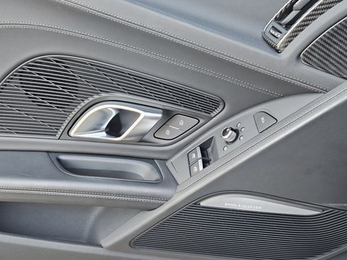 Used 2018 Audi R8 V10 plus w/ 20" Wheel Package image 24