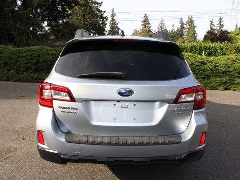 Used 2016 Subaru Outback 3.6R Limited AWD/4WD image 12