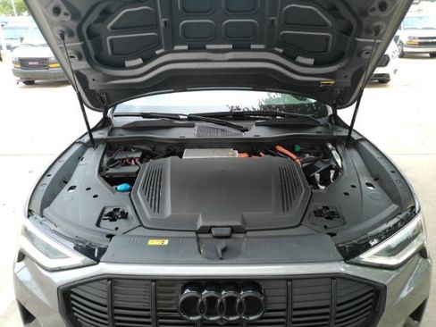 Used 2022 Audi e-tron Premium Plus AWD/4WD image 54