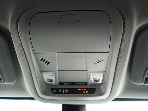 Used 2023 GMC Acadia SLE image 20