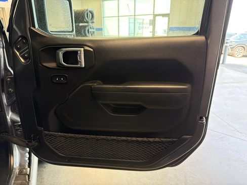 Used 2026 Jeep Gladiator Mojave AWD/4WD image 31