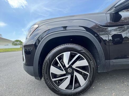 Certified 2025 Volkswagen Atlas SE FWD image 10