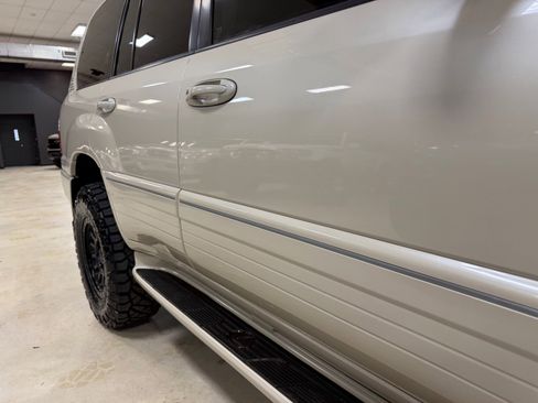 Used 2005 Lexus LX 470 4WD image 18