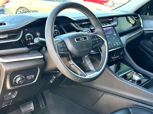 Used 2024 Jeep Grand Cherokee Limited AWD/4WD image 15