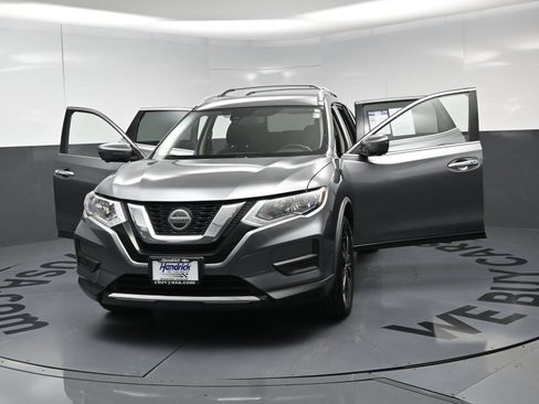 Used 2019 Nissan Rogue SV w/ Premium Package AWD/4WD image 23