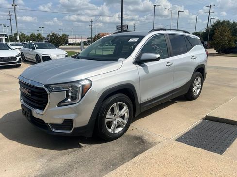 Used 2022 GMC Terrain SLE w/ Driver Convenience Package FWD image 1