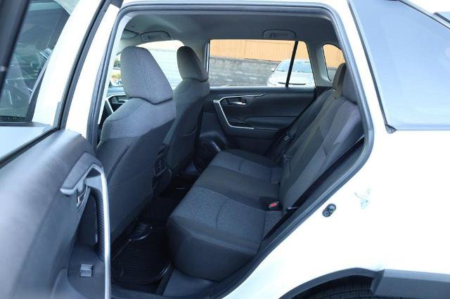 Used 2025 Toyota RAV4 XLE AWD/4WD image 21
