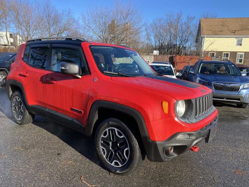 Used 2015 Jeep Renegade Trailhawk image 8