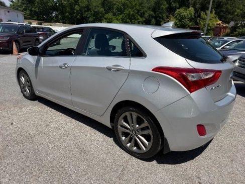 Used 2016 Hyundai Elantra GT w/ Option Group 02 FWD image 3