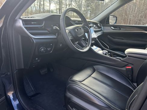 Used 2023 Jeep Grand Cherokee 30th Anniversary image 24