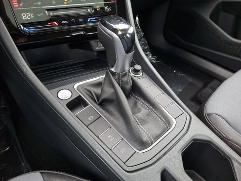 New 2026 Volkswagen Jetta SE FWD image 11
