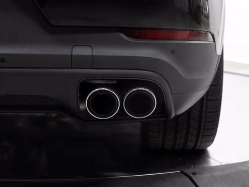 Certified 2025 Porsche Cayenne S AWD/4WD image 20