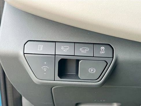 New 2026 Kia EV9 Wind image 10