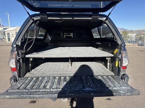 Used 2010 Toyota Tacoma Base image 22