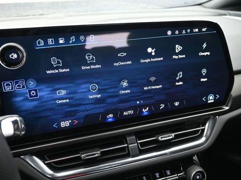 New 2026 Chevrolet Equinox EV LT image 29