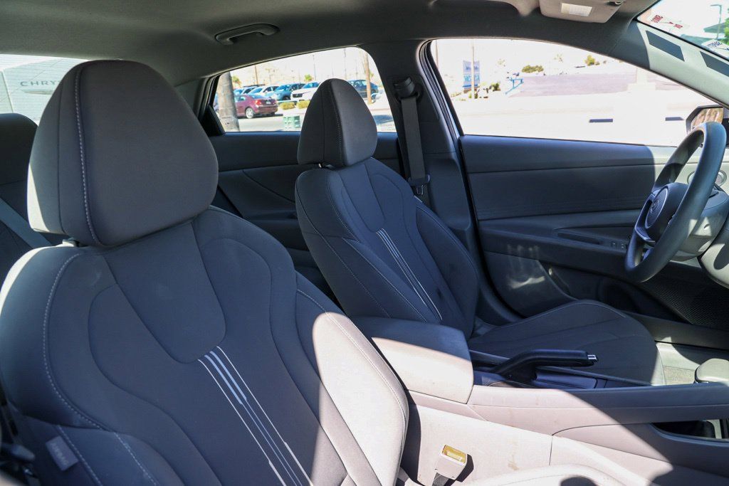 Used 2024 Hyundai Elantra SEL FWD image 21