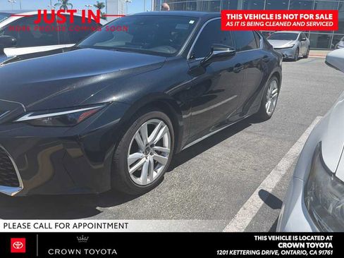 Used 2022 Lexus IS 300 AWD image 2