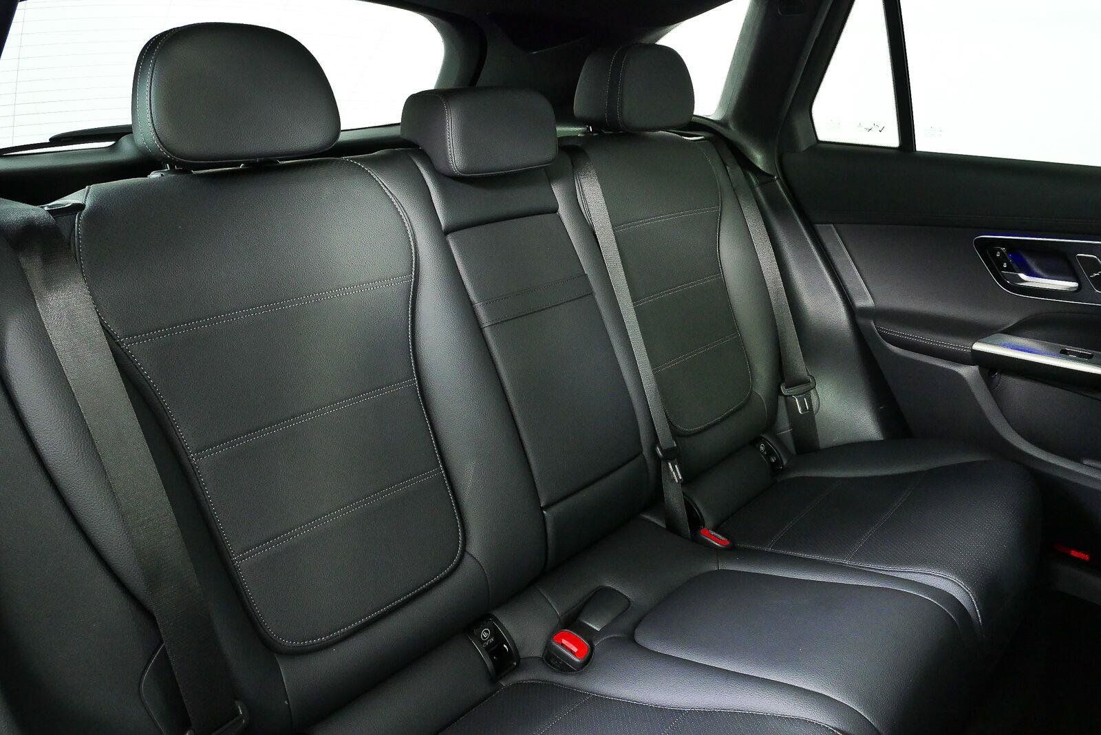 Used 2024 Mercedes-Benz GLC 300 4MATIC image 20