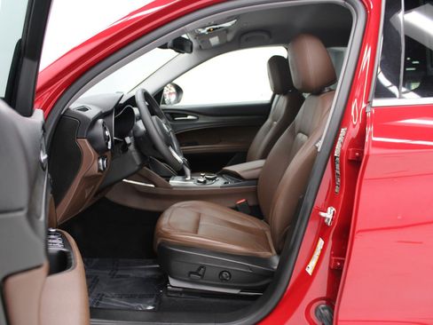 Used 2019 Alfa Romeo Stelvio Ti image 14
