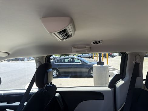 Used 2016 Dodge Grand Caravan SE w/ Quick Order Package 29E SE FWD image 28