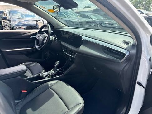 Used 2024 Buick Encore GX Sport Touring FWD image 28