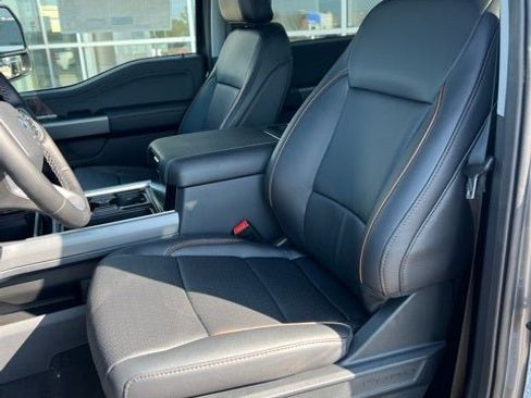New 2025 Ford F250 Lariat w/ Black Appearance Package image 13