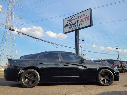 Used 2016 Dodge Charger SXT image 9